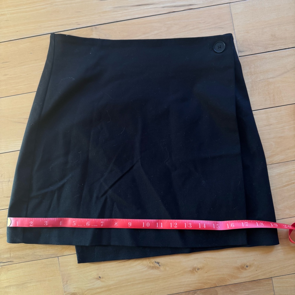 Aritzia Babaton Black Mini Wrap Skirt (Size 2) - Picture 3 of 4